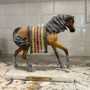 Wounded knee, Trail of painted ponies figurine